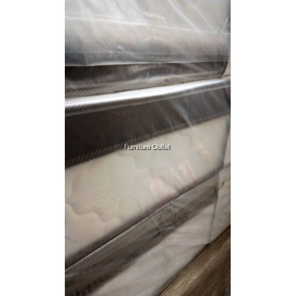 VICTORIA BROWN + QUEEN MATTRESS + SINGLE MATTRESS